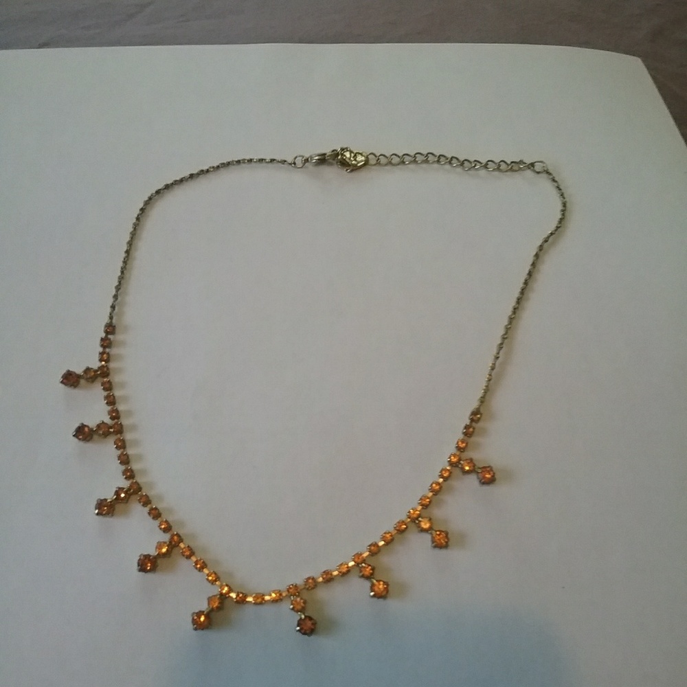Delicate choker with pretty yellow stones
